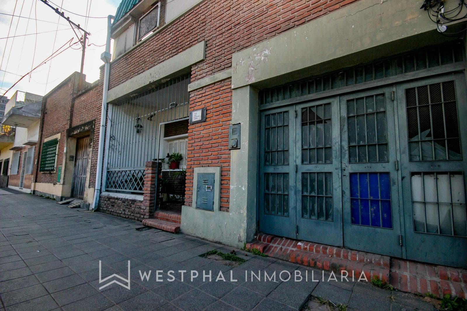 Casa a Reciclar o Terreno para Emprendimiento - Alto Tránsito y Exposición - 1