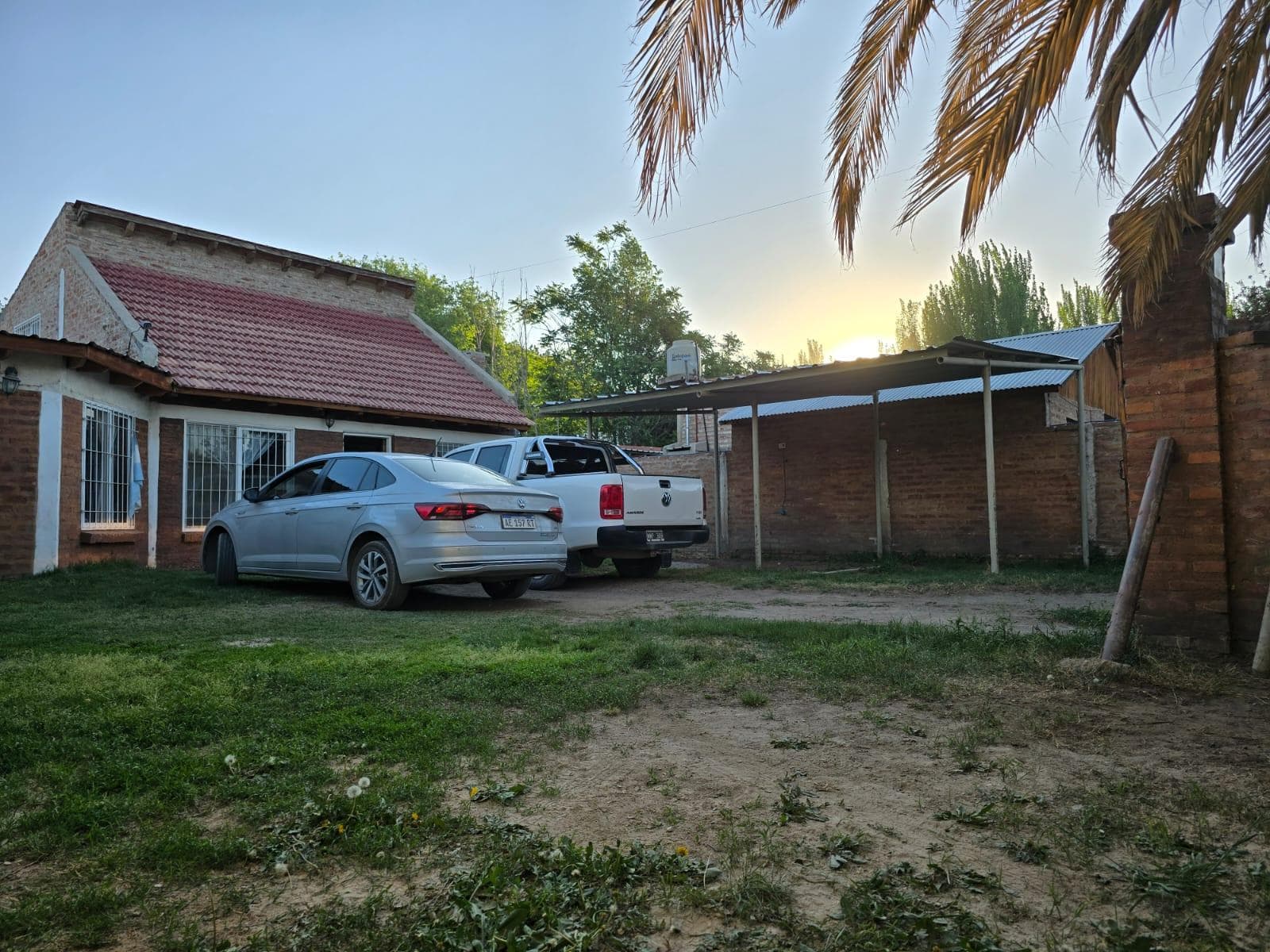 VENTA CASA 4 AMBIENTES MAS QUINCHO EN B° LA HERRADURA. PLOTTIER. - 1