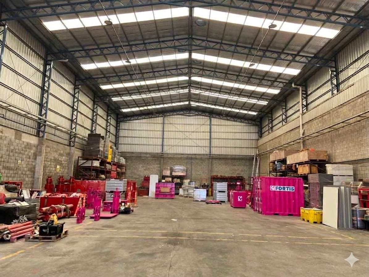 Alquiler deposito 700 m2 planta libre Garin - 1