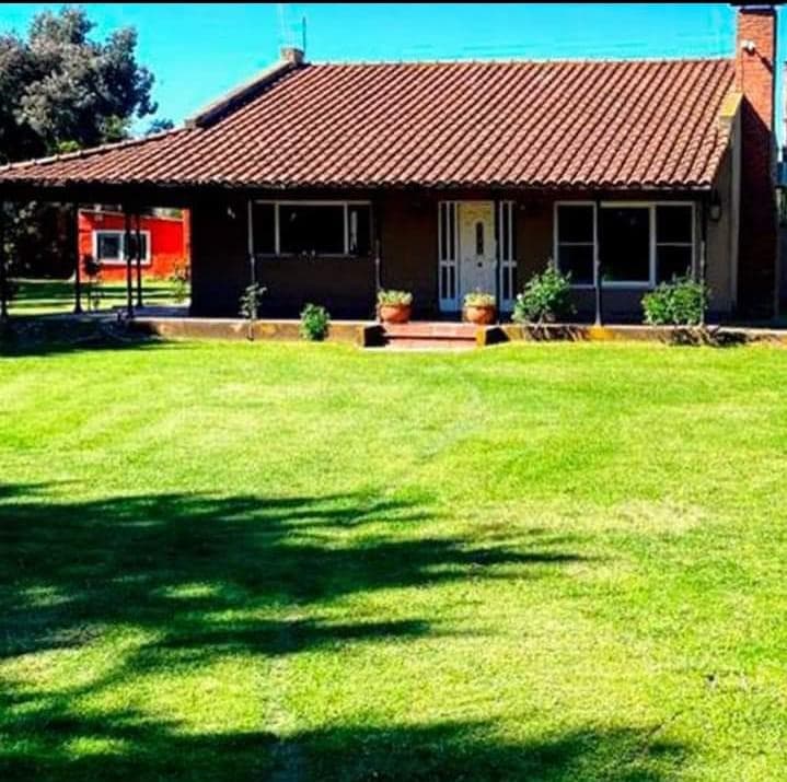 Casa en venta - 3 Dormitorios 2 Baños - Cochera - 4821Mts2 - Saladillo - 1