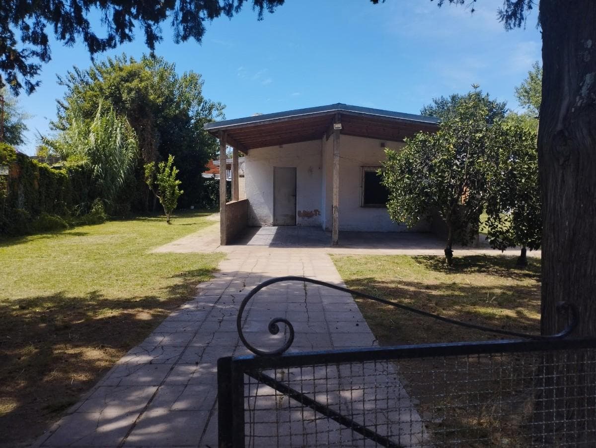 VENTA casa 3 ambientes sobre lote 720m2 Villa Rosa. OPORTUNIDAD - 1