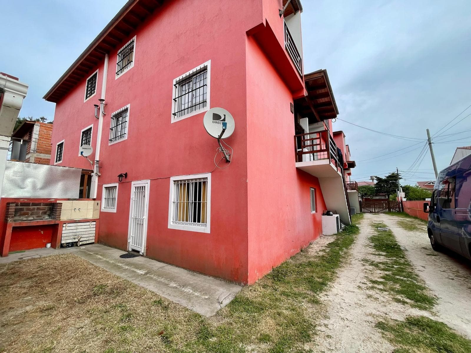 DEPARTAMENTO EN PLANTA BAJA A 250 MTS DEL MAR - 1