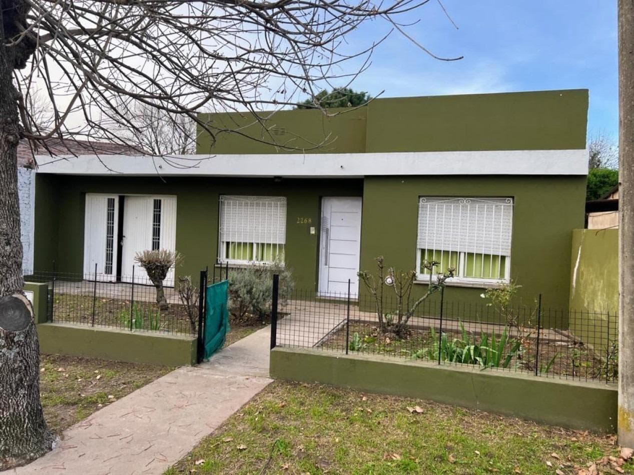 Casa en venta - 3 Dormitorios 2 Baños - Saladillo - 1