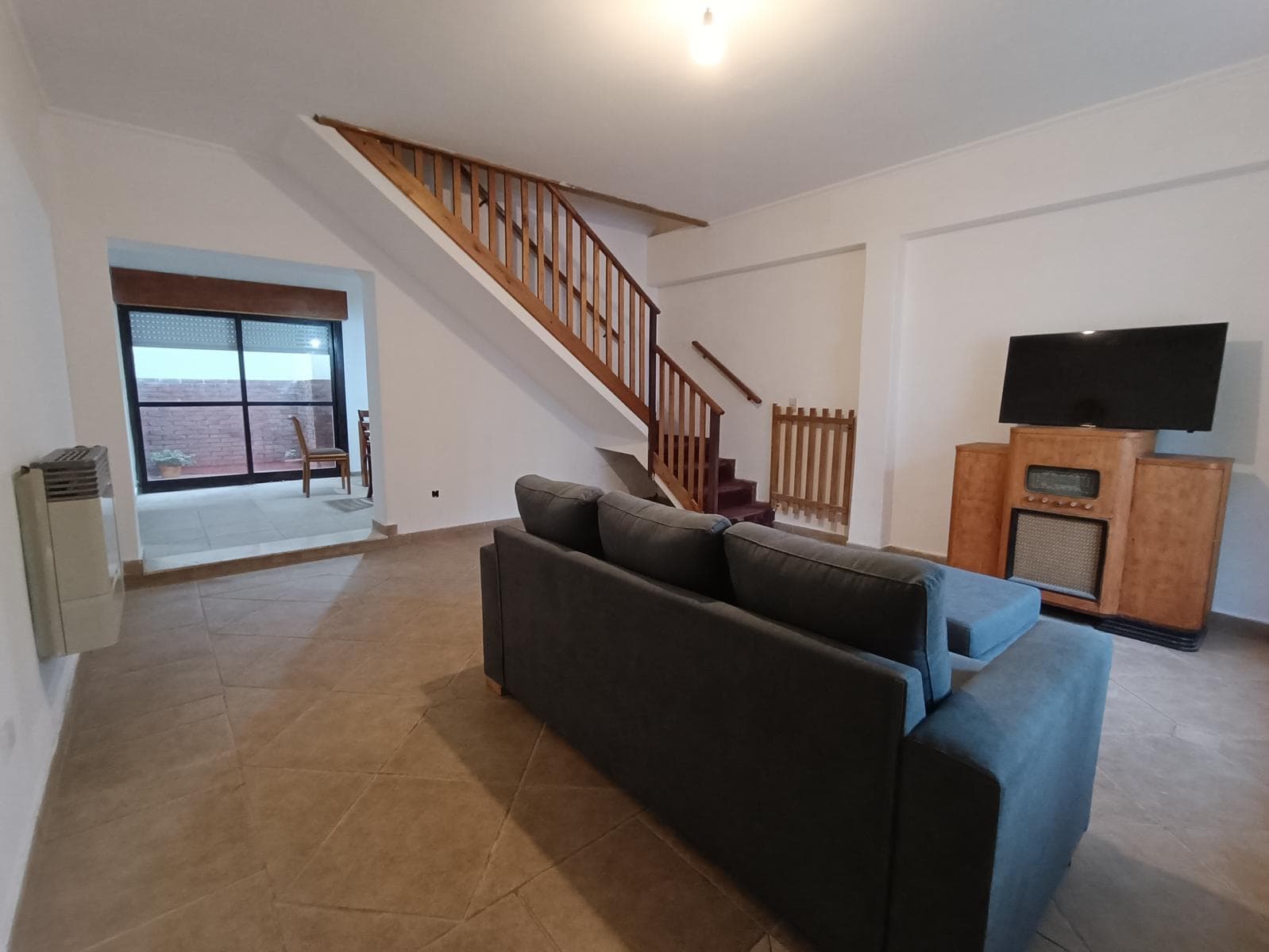 VENTA - Casa 3 dormitorios, patio y cochera para 2 vehículos- Barrio Arroyito, Rosario. - 1