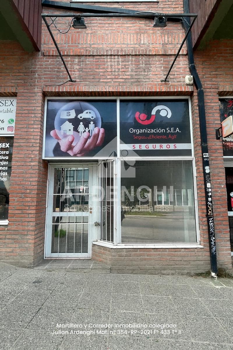 LOCAL EN BELGRANO Y 20 DE FEBRERO - 1