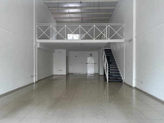 Local en Villa Allende - 1