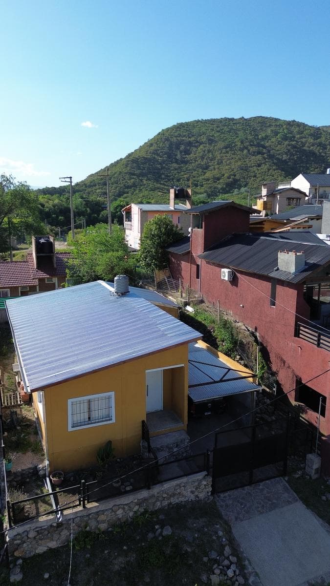 ¡GRAN OPORTUNIDAD! CASA EN VENTA CON UBICACIÓN ESTRATÉGICA A METROS DE RUTA 5| BARRIO EL BALÓN| SANTA ROSA DE CALAMUCHITA - 1