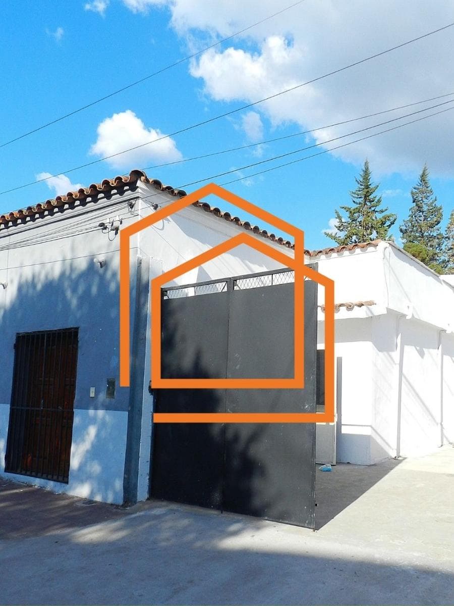 Galpón + oficinas - 1