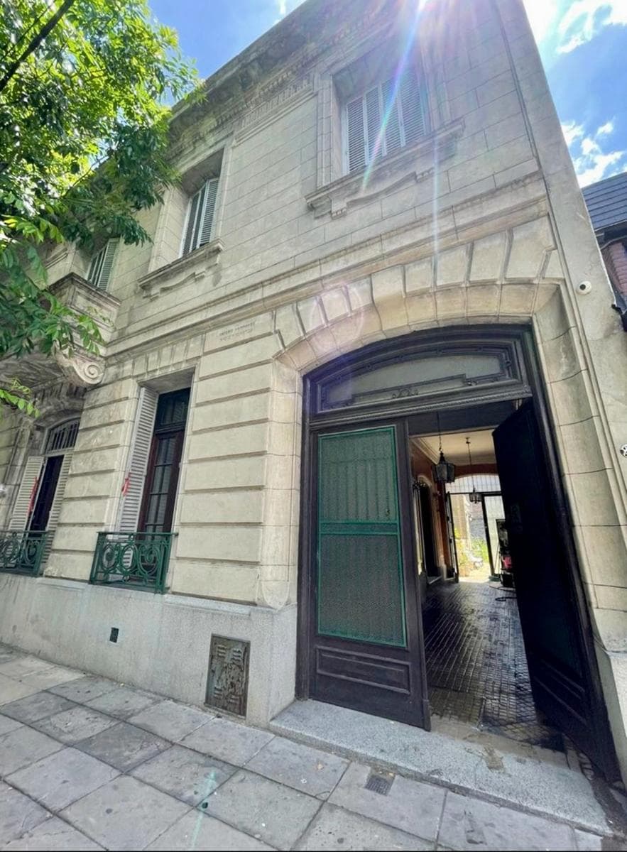 VENTA DEPOSITO EN LOTE PROPIO 250 M2 EN FLORES - 1