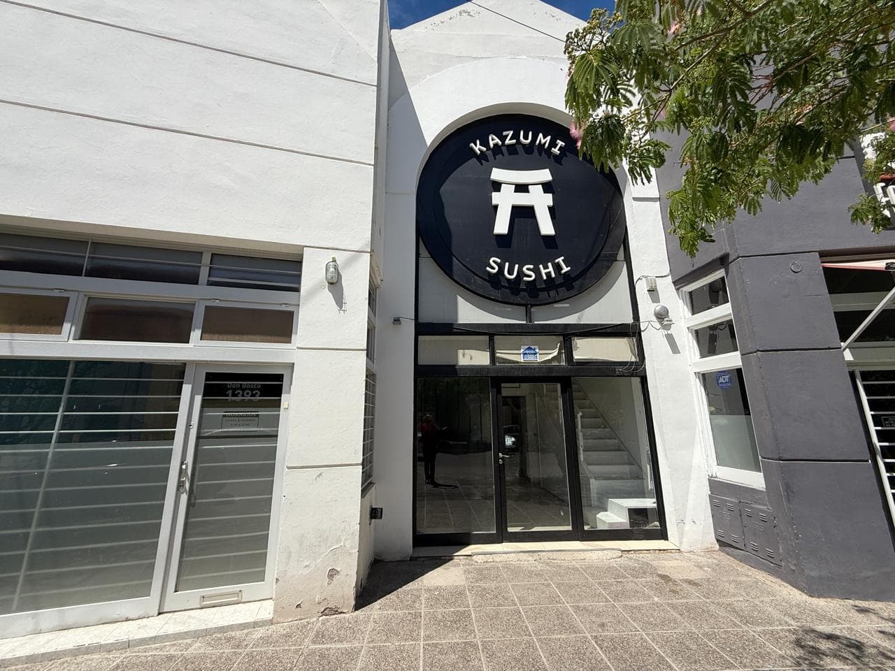 Local 75 m2 pleno centro - General Roca - 1