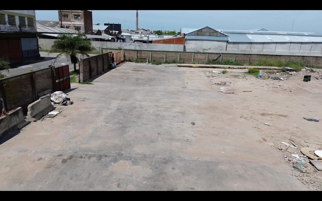 Galpón deposito 7.000 m2 playa alquiler Avellaneda - 1
