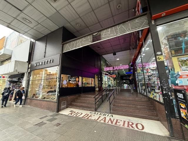Venta Local Avenida Cabildo a la calle inmejorable le ubicación galería Rio de Janeiro Belgrano - 1