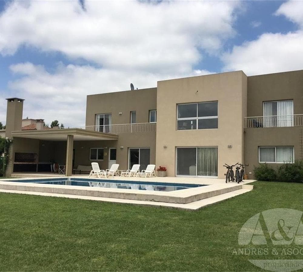 Casa en venta B°Cdo Bs As Village, Bella Vista - 1