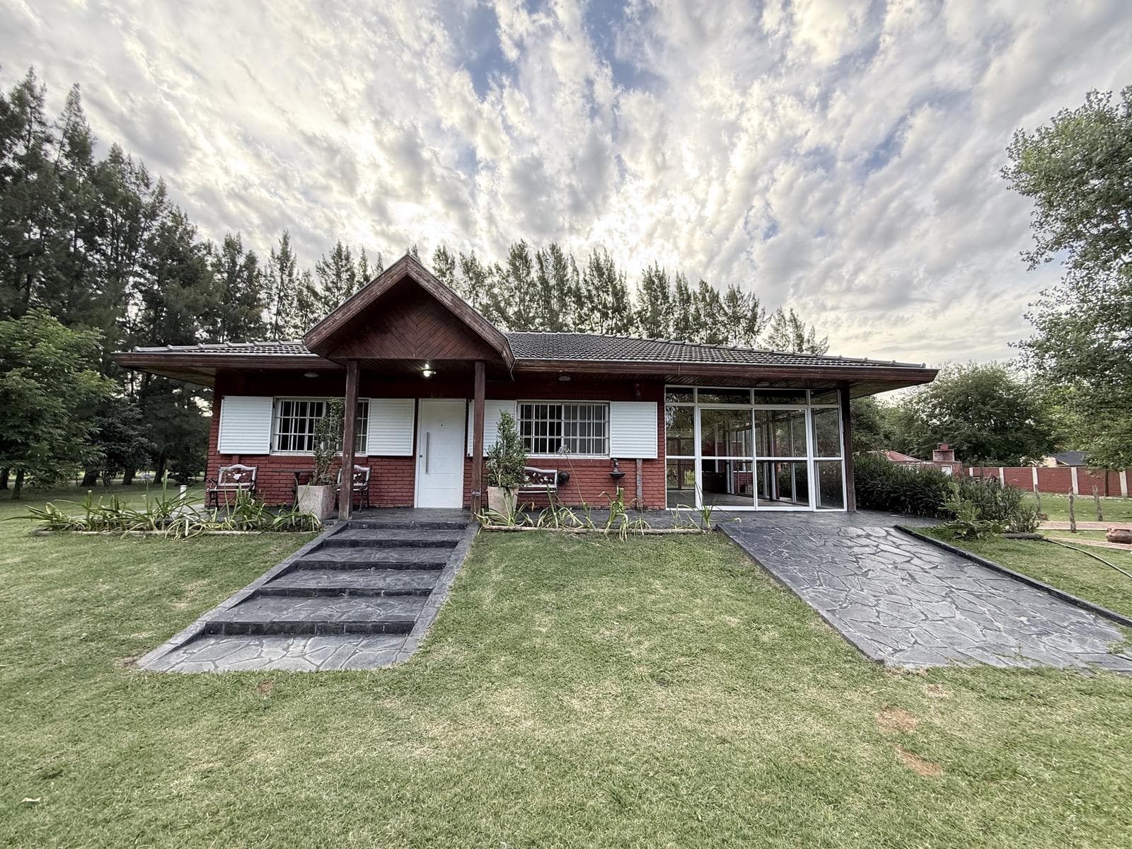 Casa Quinta con Caballerizas sobre lote de 5700m2 a la venta en Ruta 3 KM 72 - Cañuelas - 1