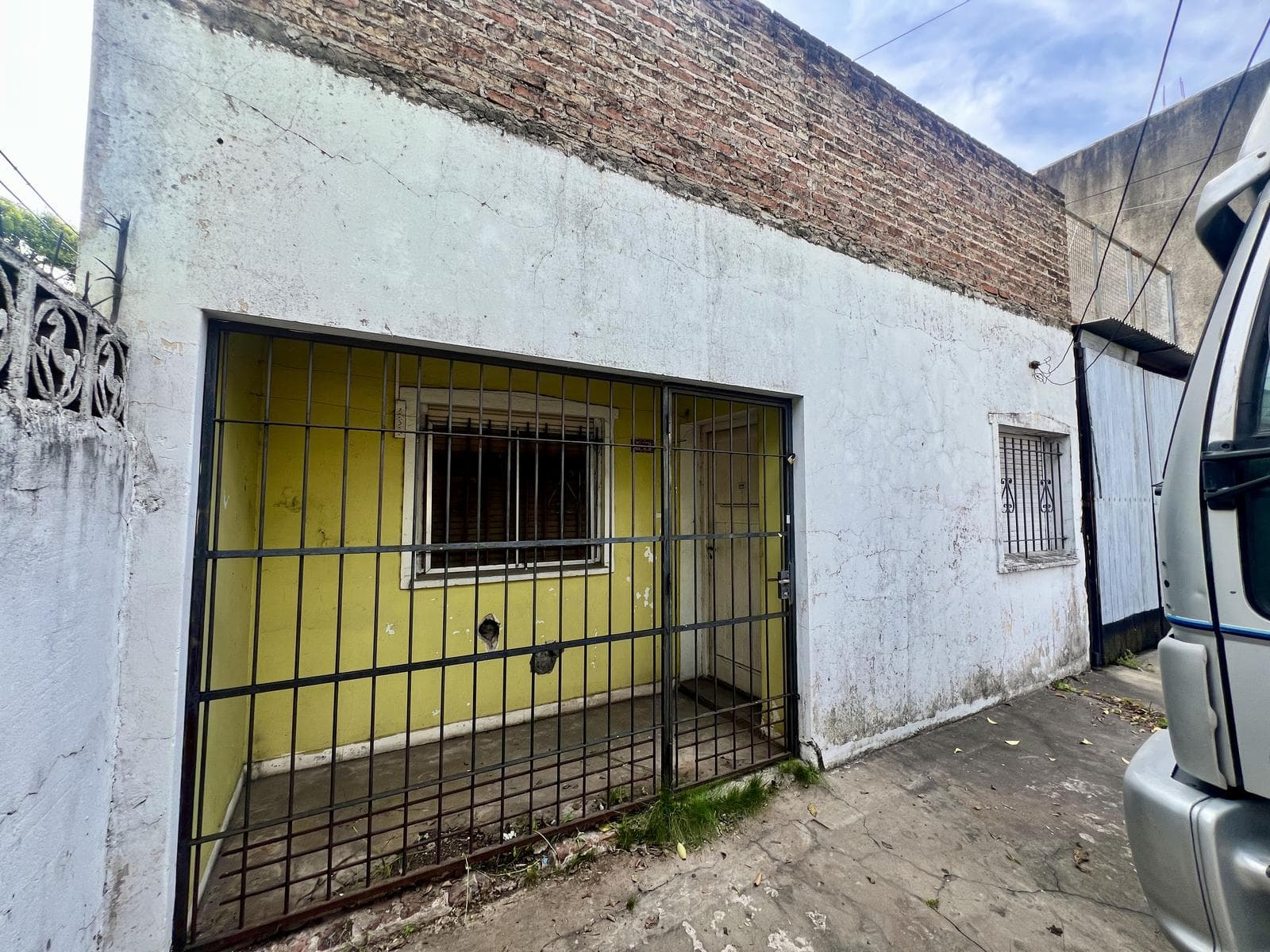Casa a Refaccionar sobre excelente lote a mts de Las Heras y Camino Negro - CONSULTAR!! - 1