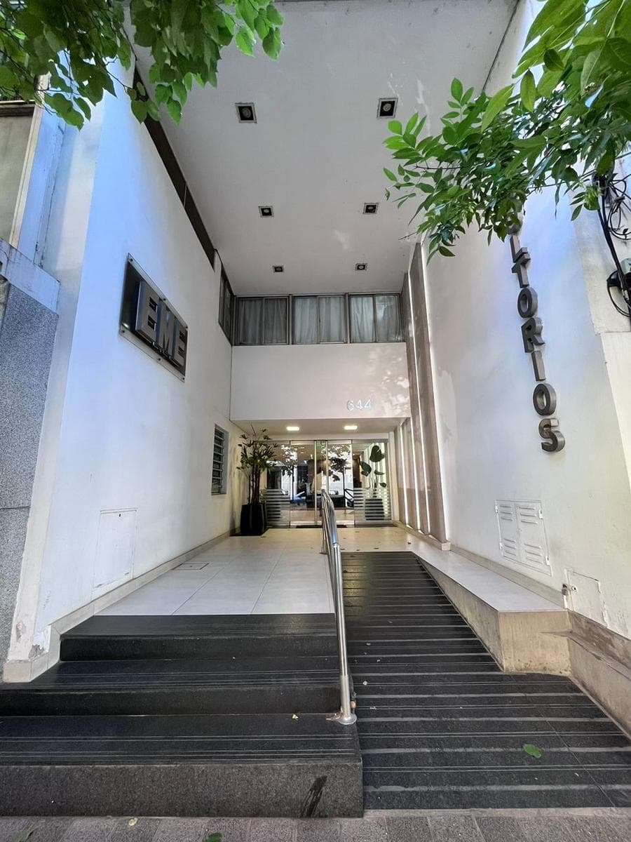 !!!VDO. EXC. CONSULTORIO NVA CBA A 1 CDRA DEL BUEN PASTOR!!! - 1