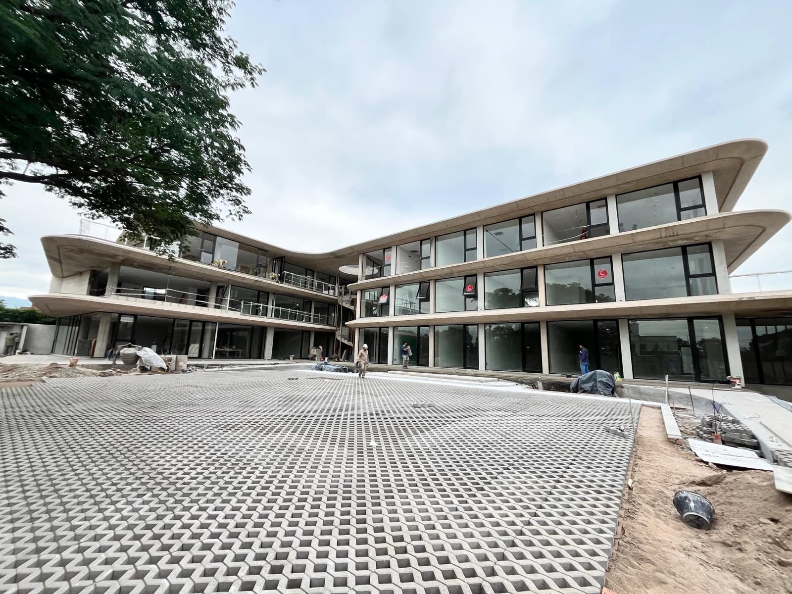 Local en Boulevard Plaza - 1