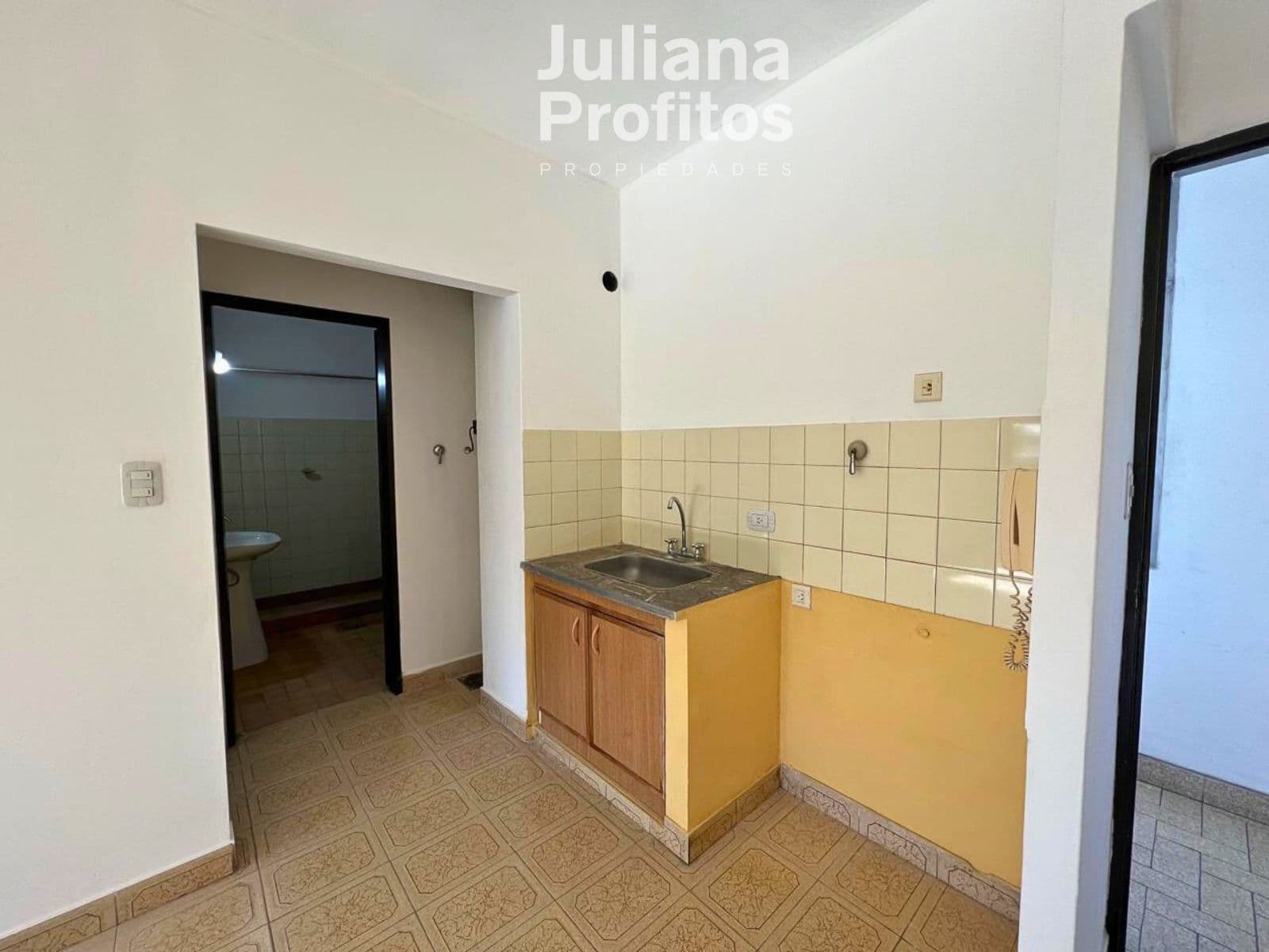 Departamento dos ambientes en alquiler - Florencio Varela - 1