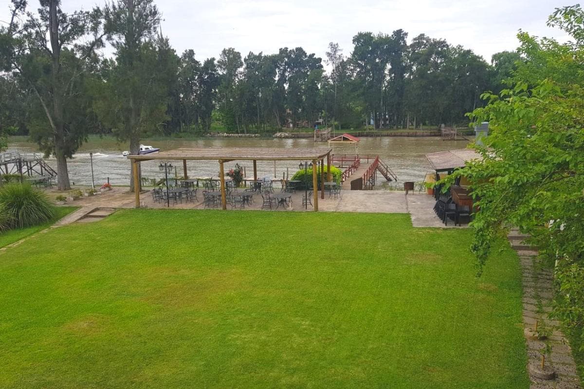 Venta Terreno 2.035 m² TIGRE,sobre el Río Luján con Muelle, Posada, Pileta y Cabañas – Oportunidad - 1