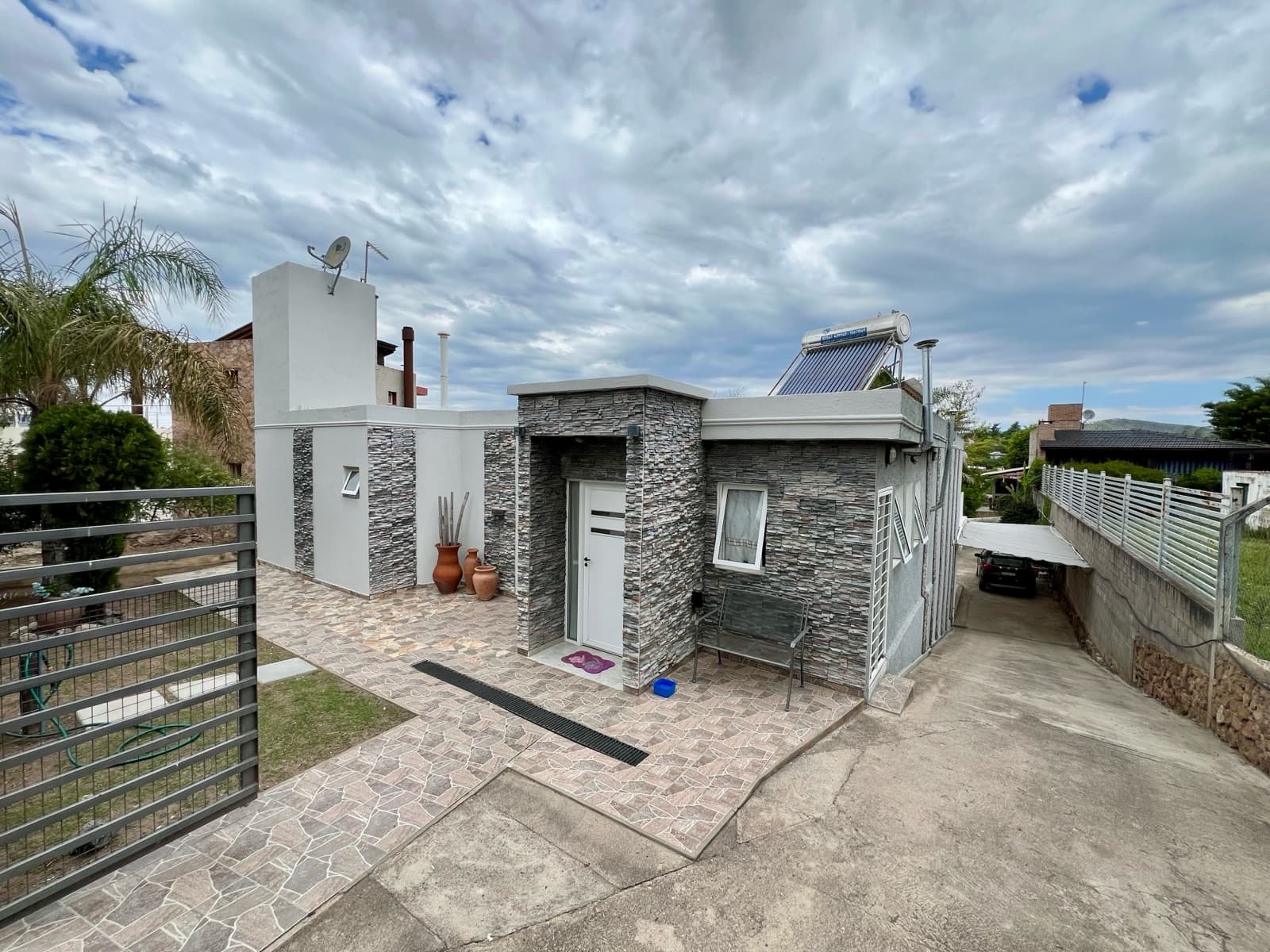 Casa en Venta en Villa Carlos Paz – Vista al Lago - 1