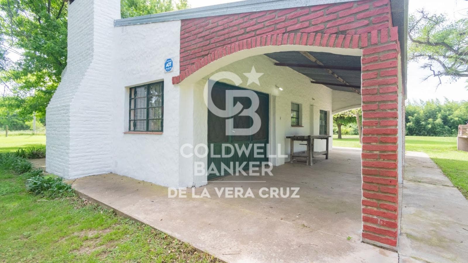 Quinta sobre gran terreno arbolado - 1