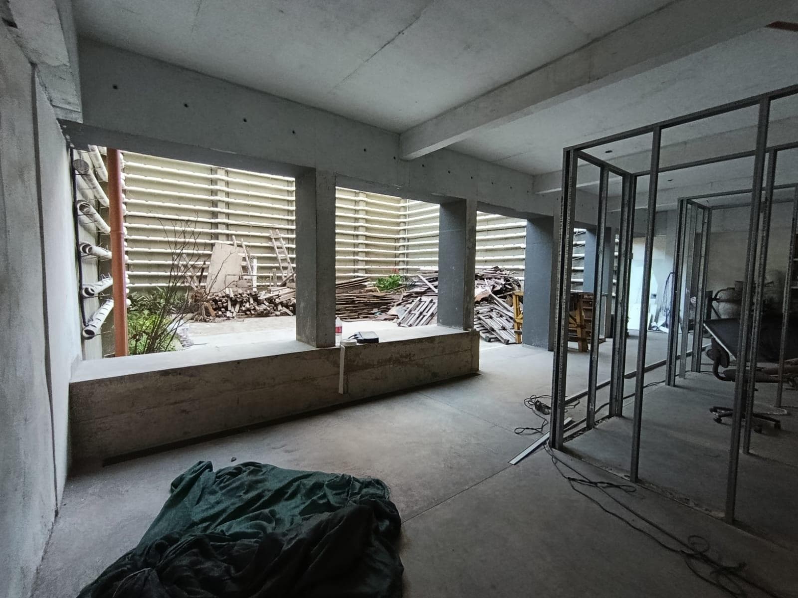 Venta y Alquiler Local Haedo - 1