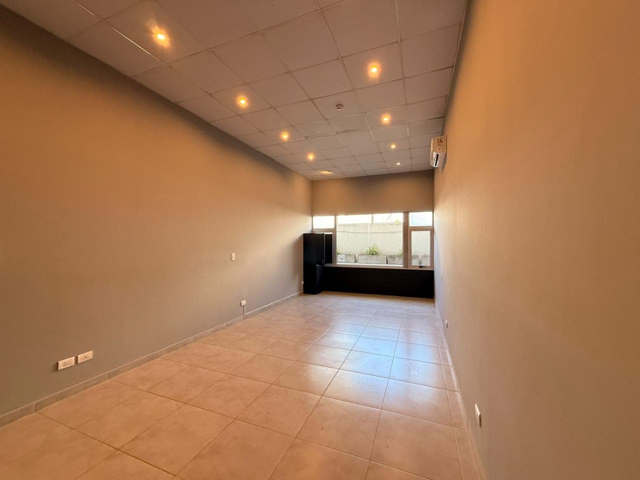 Oficina en Alquiler - Av. Independencia al 3200 - 1