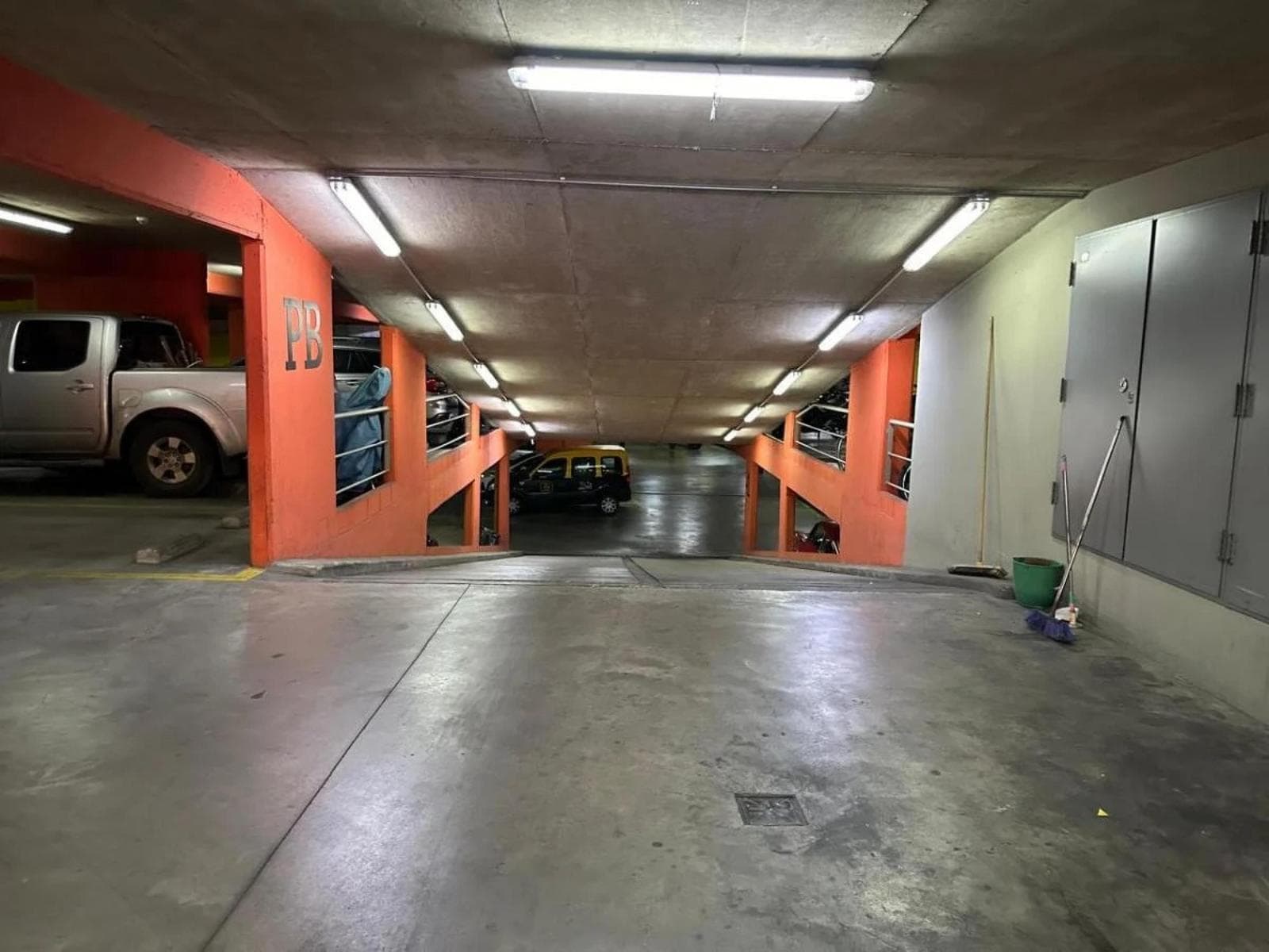 Cochera en venta - 12Mts2 - Chacarita - 1