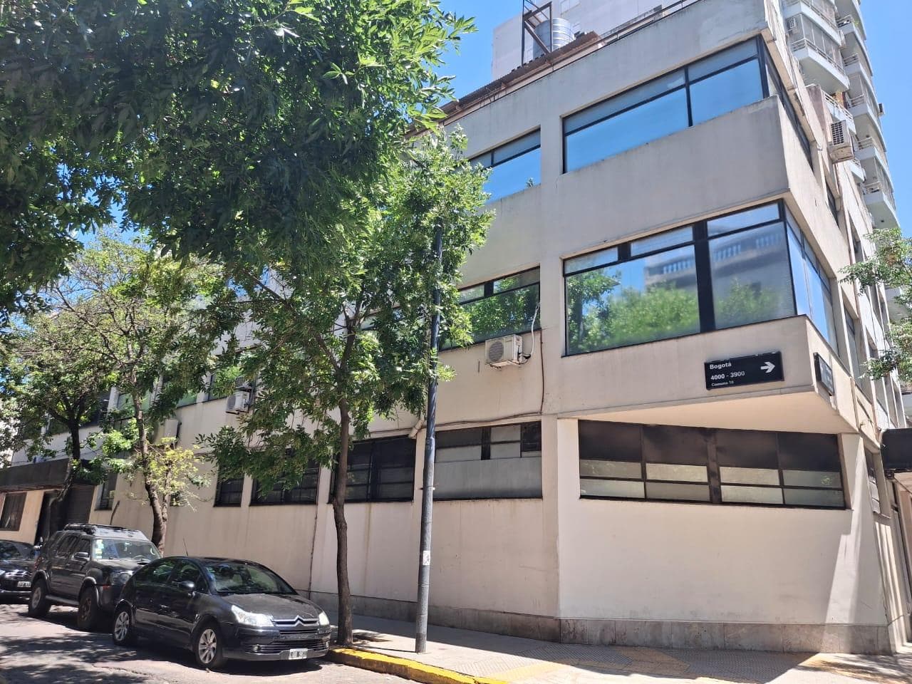 Venta Terreno de 631², con 2300m² Construibles en Floresta - 1