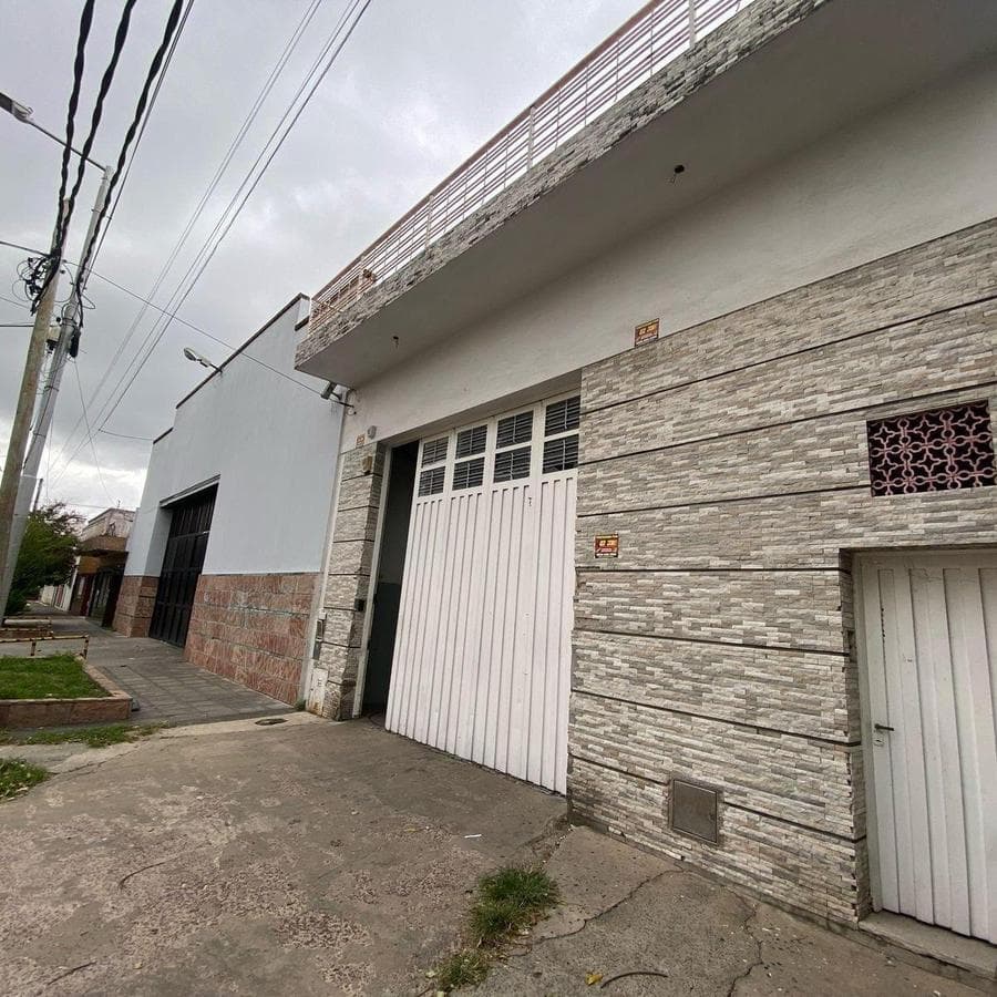 VENTA!!! GALPÓN MUY BUENO EN GERLI - 1