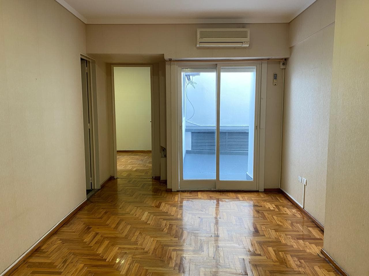 Oficina - Consultorio 2 amb. con patio - Apto Profesional - 1
