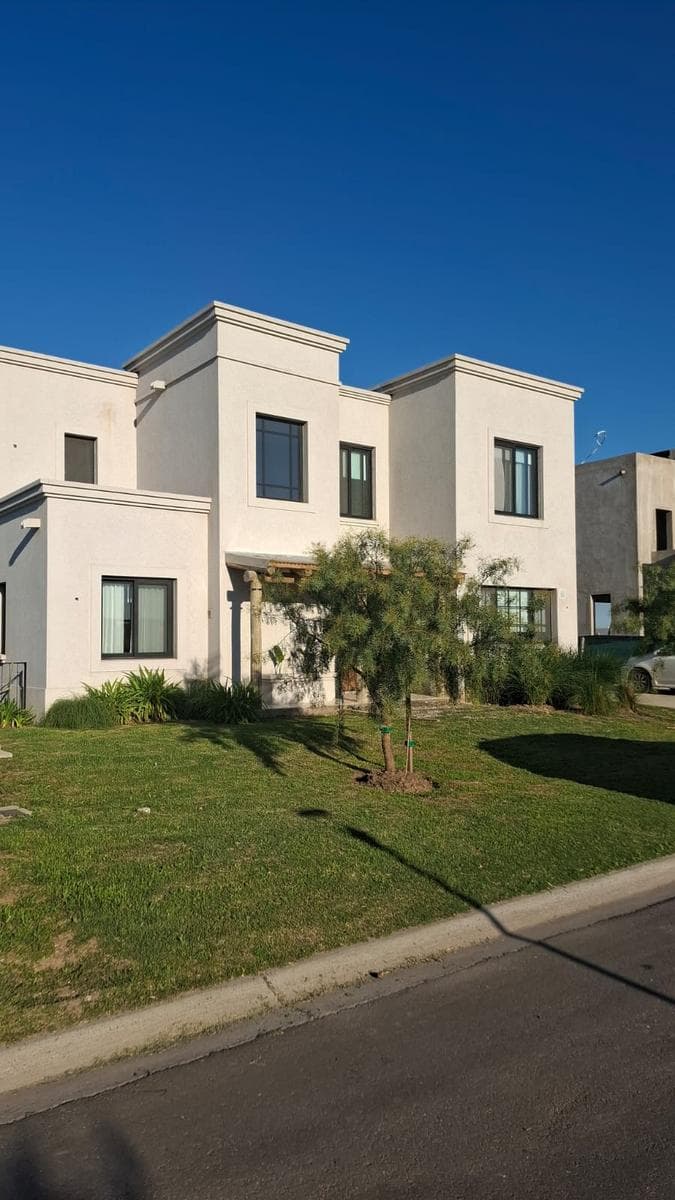 VILLAGE JOVEN ENERO/PRIMERA DE FEBRERO - 1