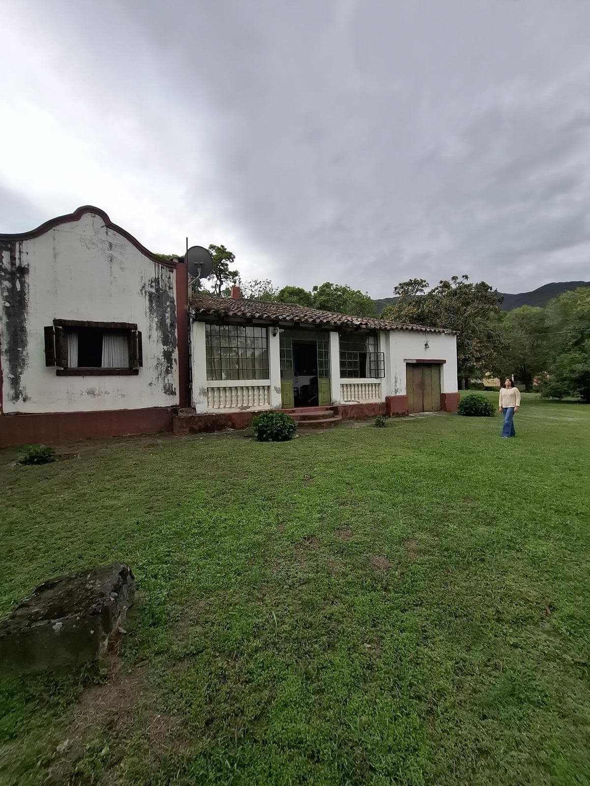 Chacra de 6.000 m2 con casa de 4 dormitorios - 1
