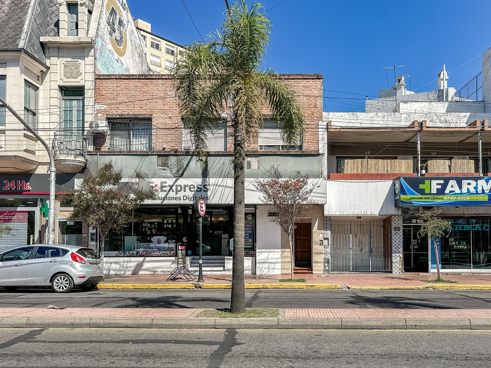 Venta en bloque en Av. Cazón al 1500 - 1