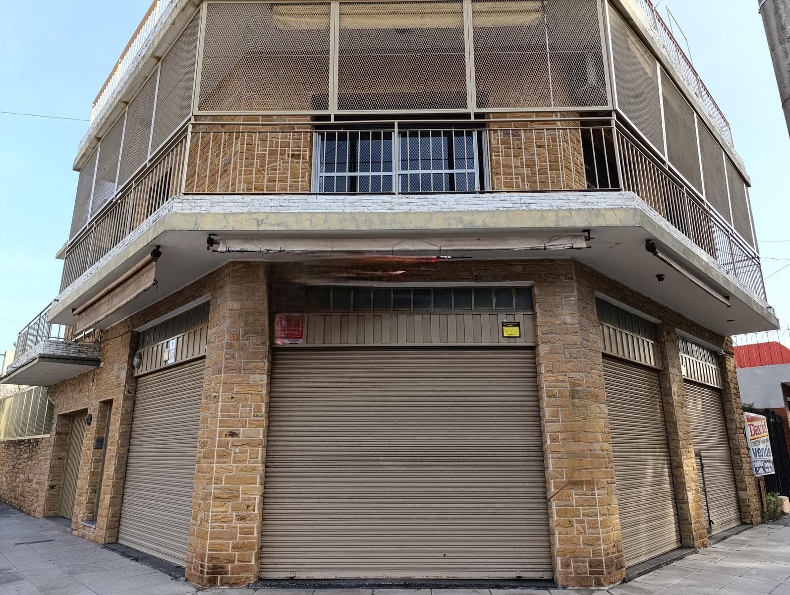 Casa 5 Ambientes APTO CREDITO C/ 2 Locales, Cochera, Parque y Terraza. Venta-San Justo - 1