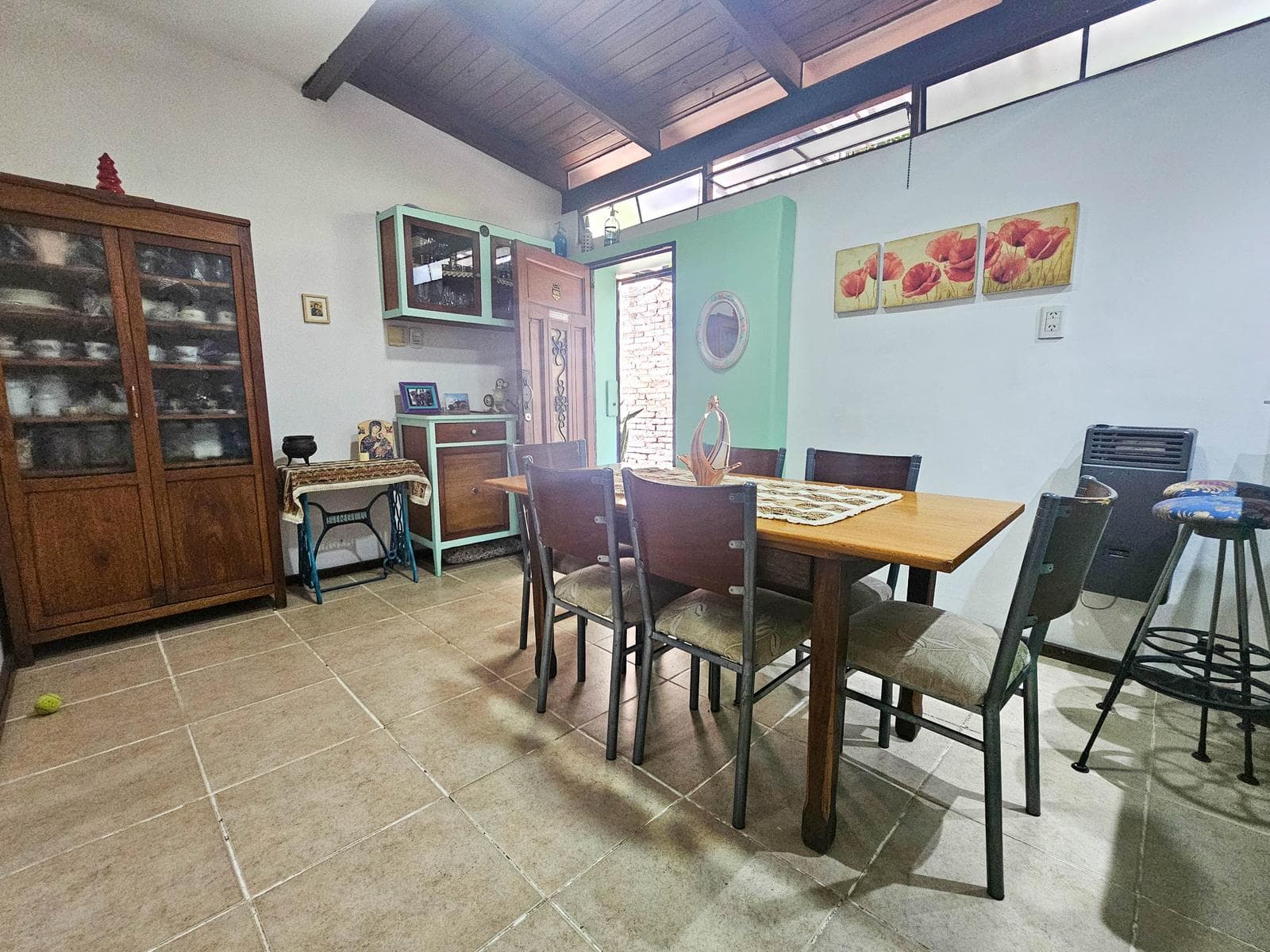 Venta casa de pasillo de 3 dormitorios con balcón y baulera barrio Arroyito - 1
