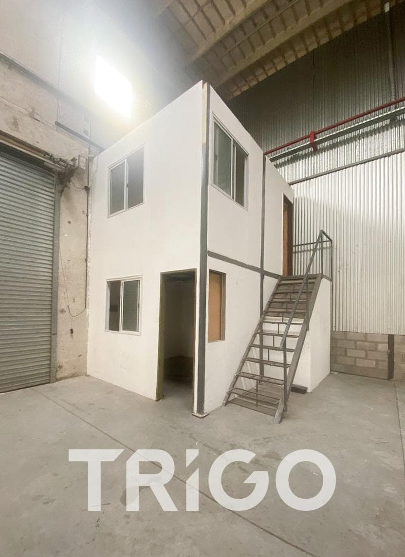 Alquiler depósito en Moreno en Predio cerrado - 3000 m2 - 1