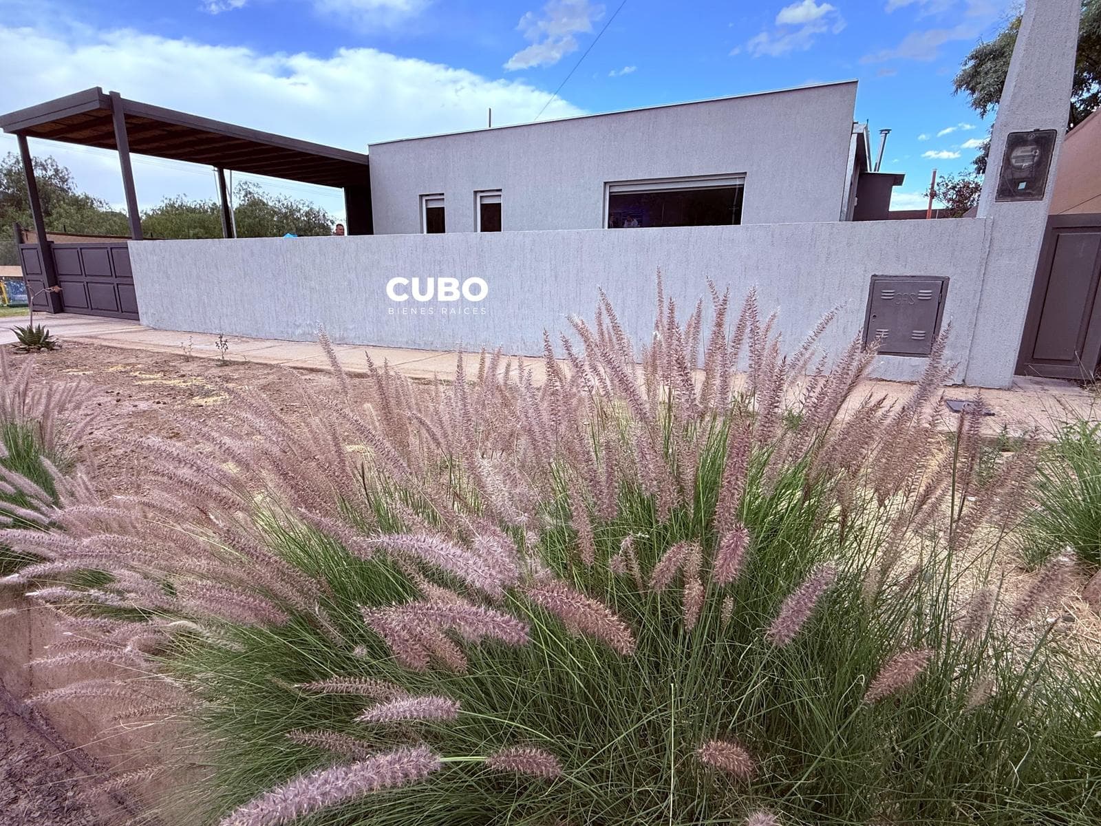 En Venta: Casa Moderna en La Yaya, El Challao - 1