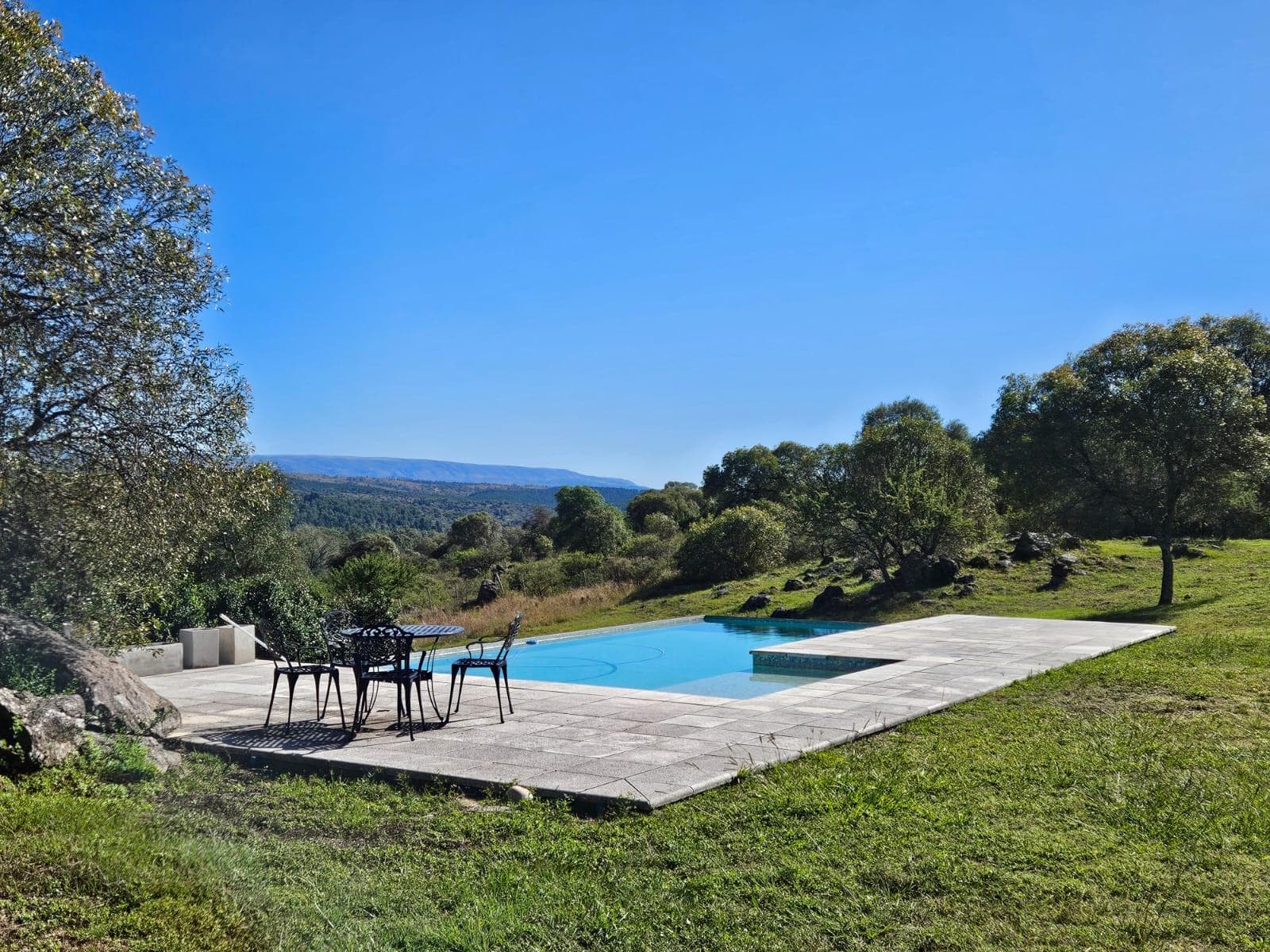 VENTA - EXEPCIONAL CASA 3DORMITORIO 2 BAÑOS - ALTA VISTA - LOS REARTES - 1