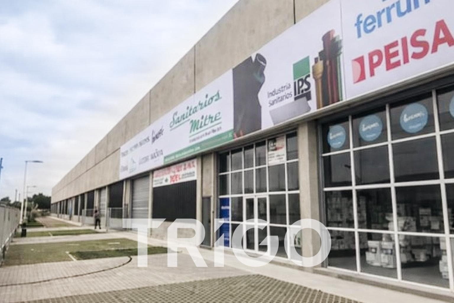 Alquiler local 1200 m2 con depósito frente Autopista acceso oeste - 1