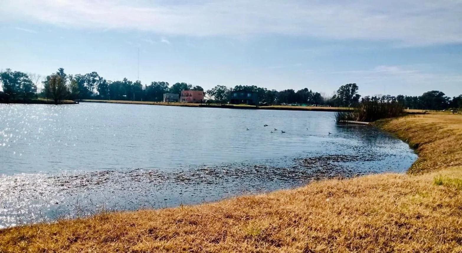 Lote de Terreno al LAGO en Barrio Privado Santa Isabel Ingeniero Maschwitz - 1