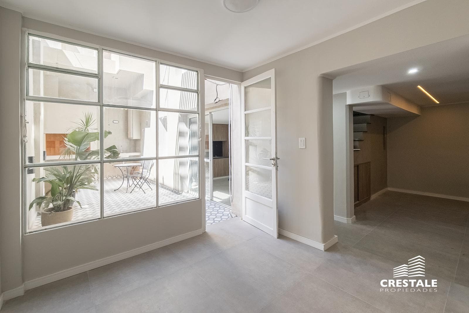 Venta / permuta | Casa 2 dormitorios reciclada con patio | Pichincha, Rosario - 1