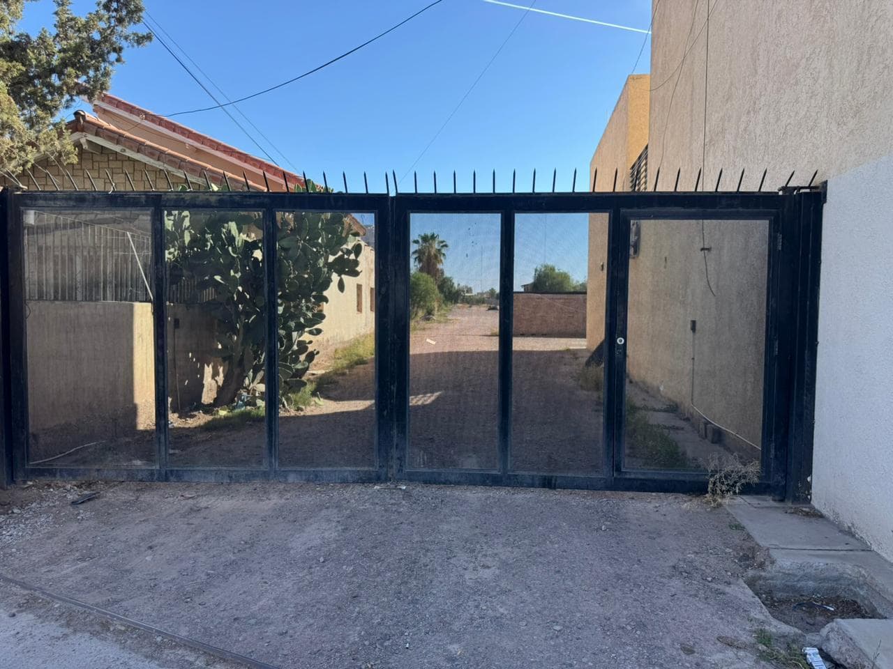 Terreno con oficina- rampa - 1