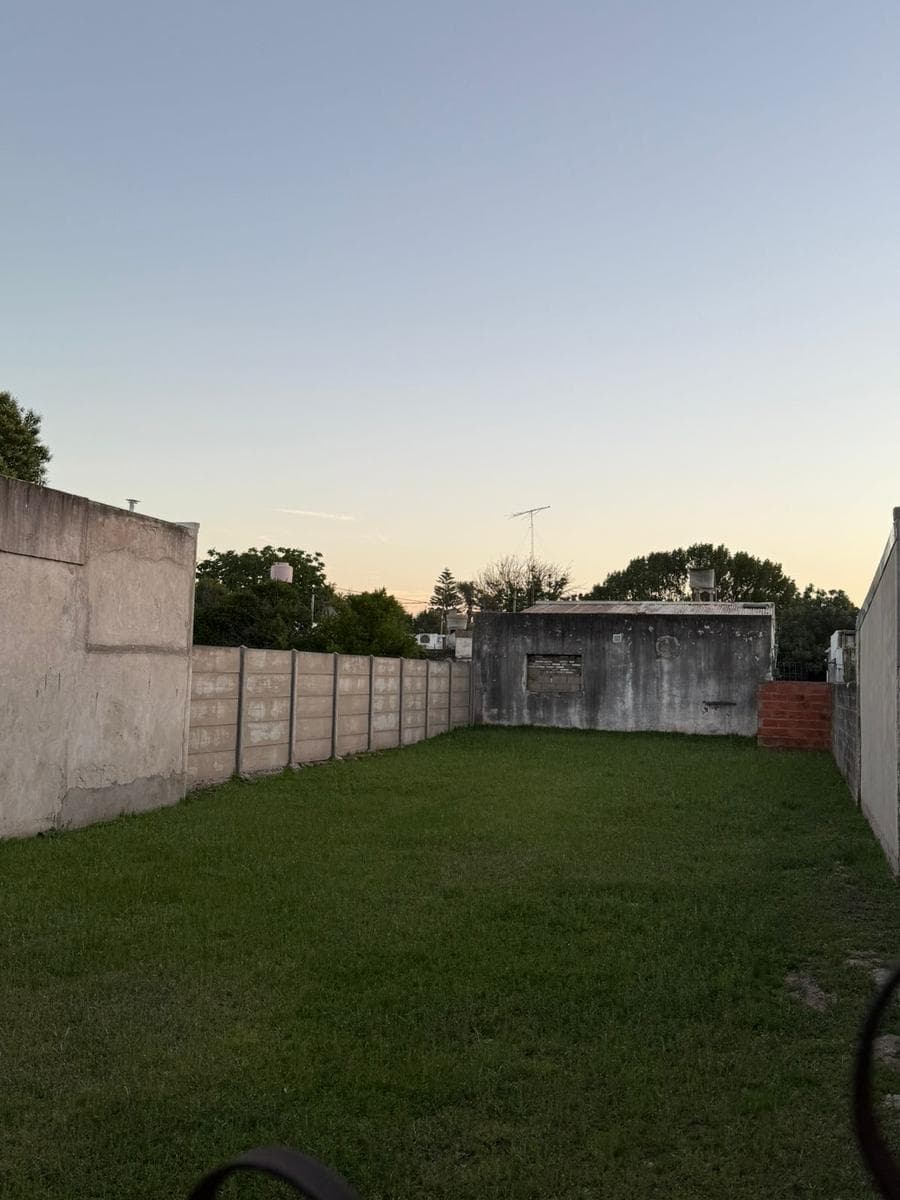 Terreno en calle Sarmiento. Cuidad Carcaraña - 1