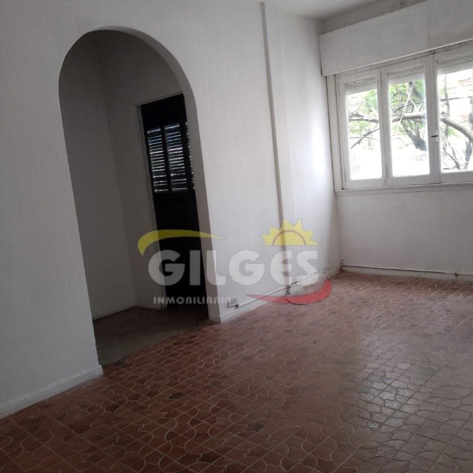 Alquiler de Oficina en Ramos Mejia Céntrica a 3 cuadras de la Estación Muy buen Estado - 1