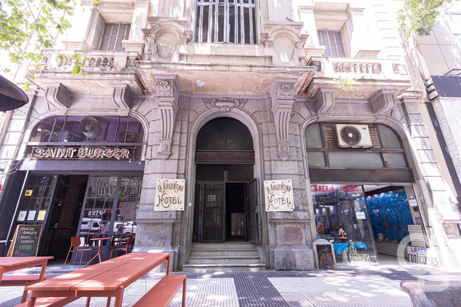 Ex Hotel "La Argentina" en Venta en Monserrat - 1