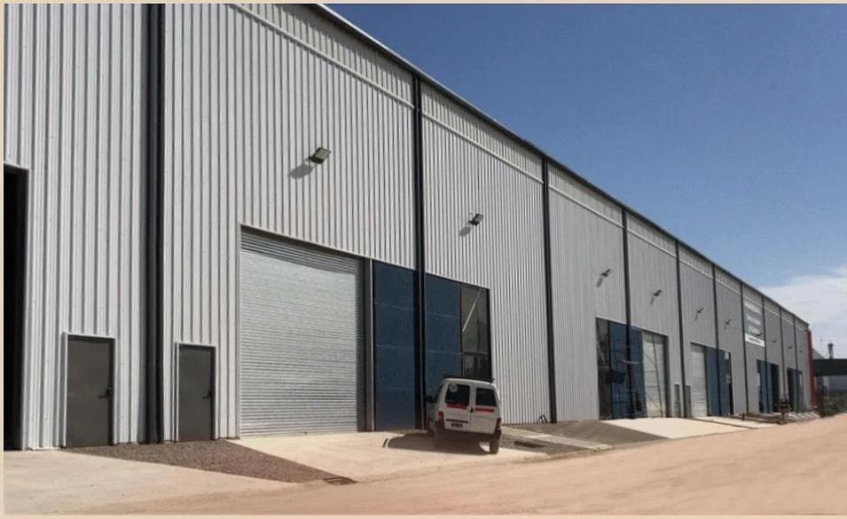 Nave Frente al Tortugas Open Mall - 1