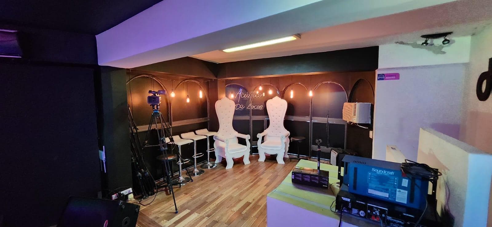 ¡Local en Cerro De Las Rosas! - 1