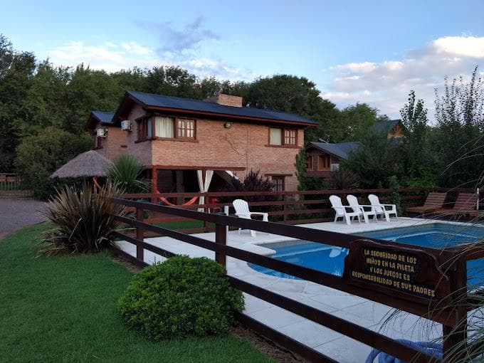 ¡Oportunidad Única! Venta Complejo de Cabañas + Casa Principal en Santa Rosa de Calamuchita, Córdoba - 1