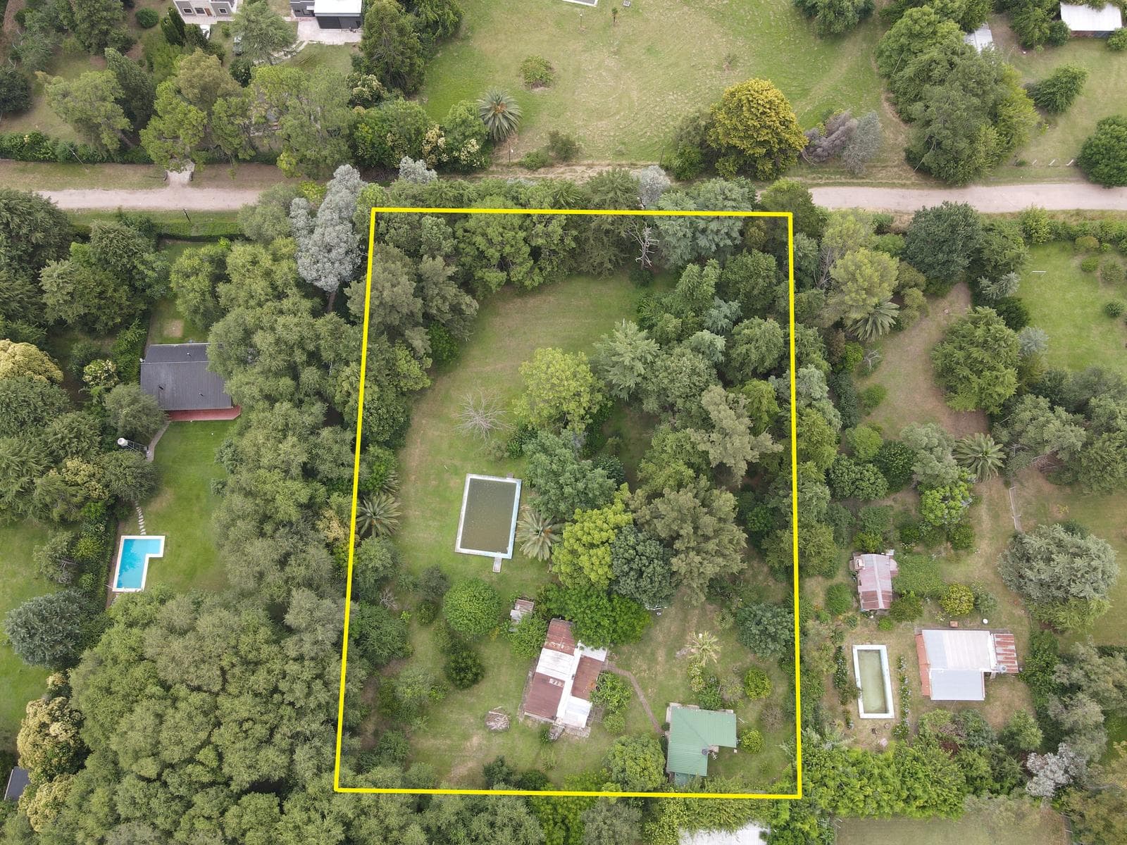 Casa Quinta en venta sobre 5 lotes con pileta 7.200mts - Brandsen - 1